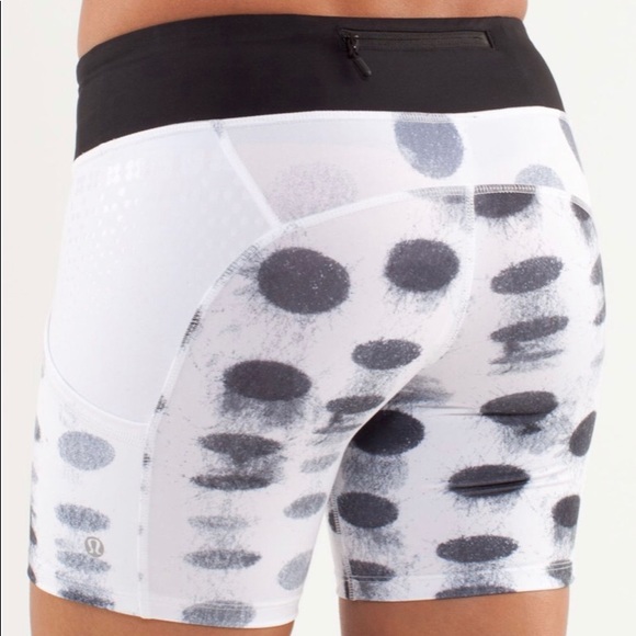 NWOT Lululemon Run: Dart and Dash Short - Picture 4 of 4